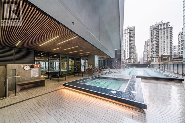 Building Photo - 777 Richards St