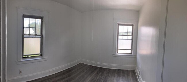 Building Photo - 3384 W 63rd St