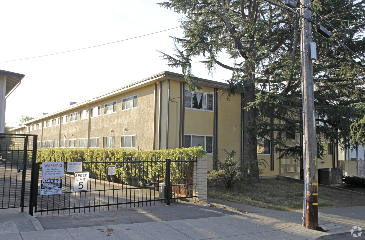 Building Photo - 39th Avenue Apartments