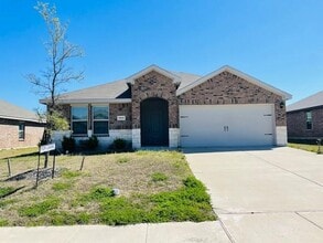Building Photo - 1501 Bridle Dr