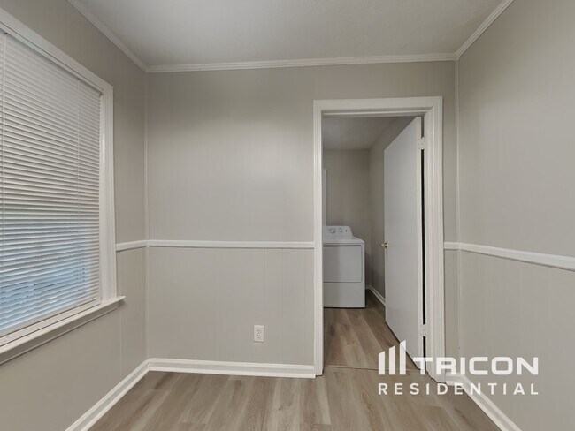 Foto del edificio - 5555 Richland Dr