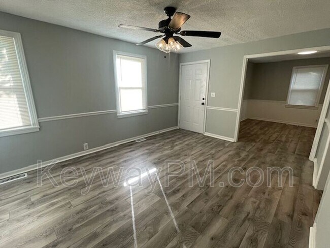 Building Photo - 110 Culley St