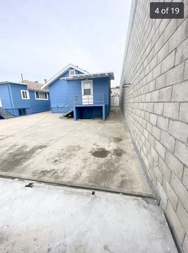 Building Photo - Don't miss out!! 2 Br/1 BA Home!!