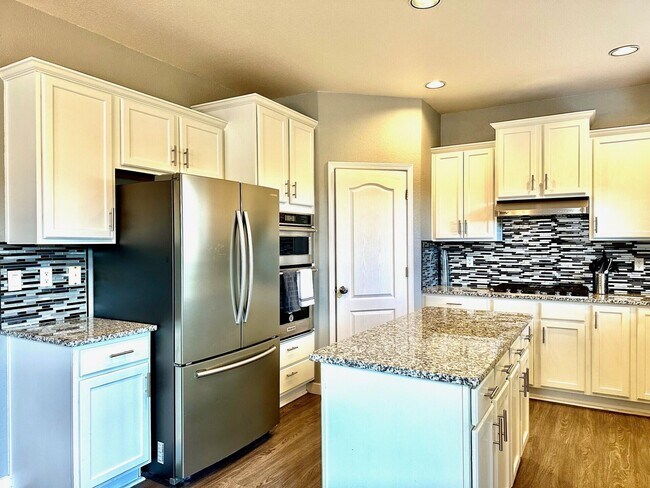 Foto del edificio - 8815 Hampton Ave NE