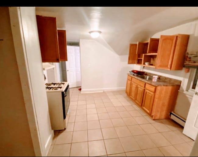 Kitchen - 196 Paterson Ave