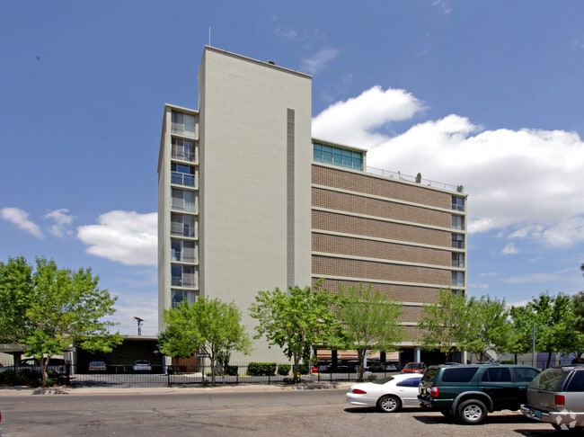 Primary Photo - Six Hundred West Alcade Condominiums