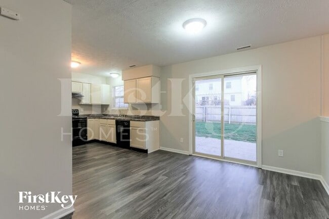 Building Photo - 1547 Doe Ln