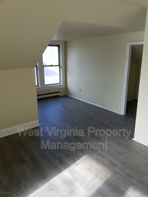 415 Woodlawn Ave Unit Apt. 4E, Beckley, WV 25801 Condo for Rent in