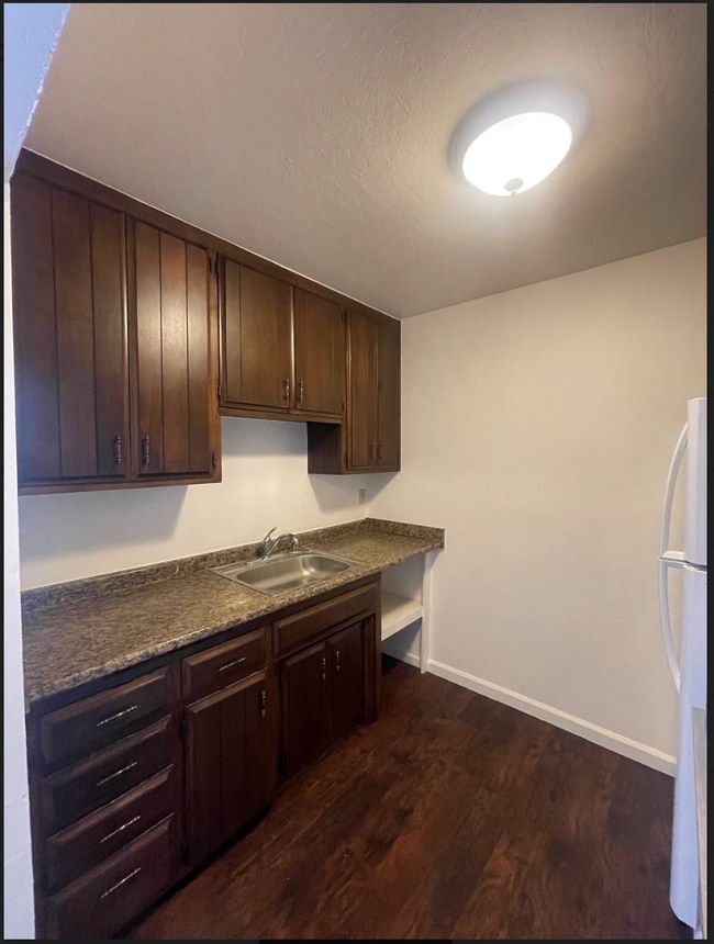 Foto del edificio - 2469 Colina Ct