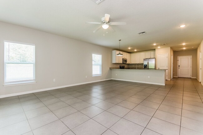Building Photo - 348 Colony Ct