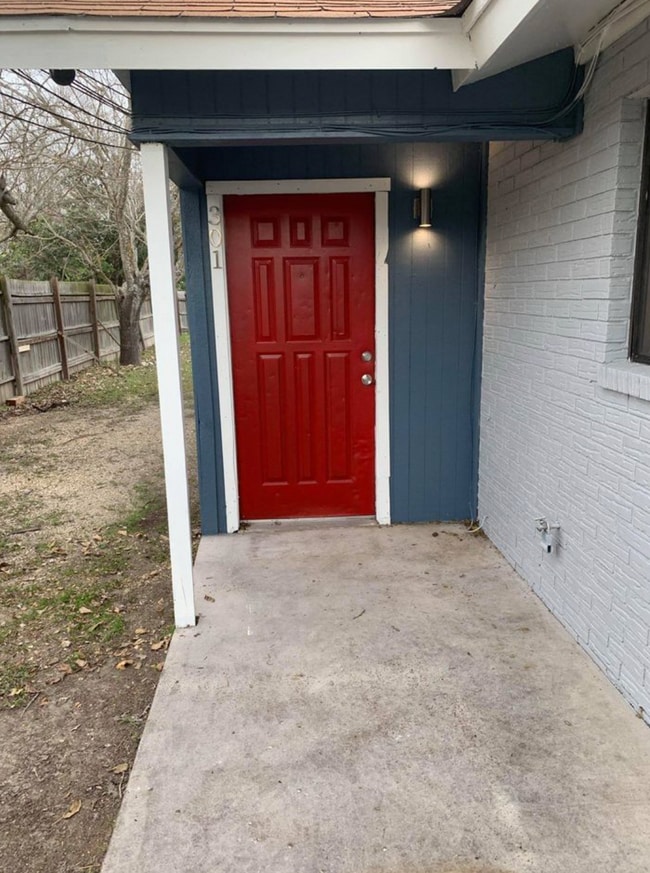 Building Photo - 307 Haeckerville Rd
