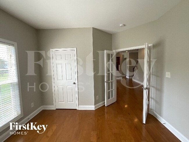 Building Photo - 1610 Lakefield Dr