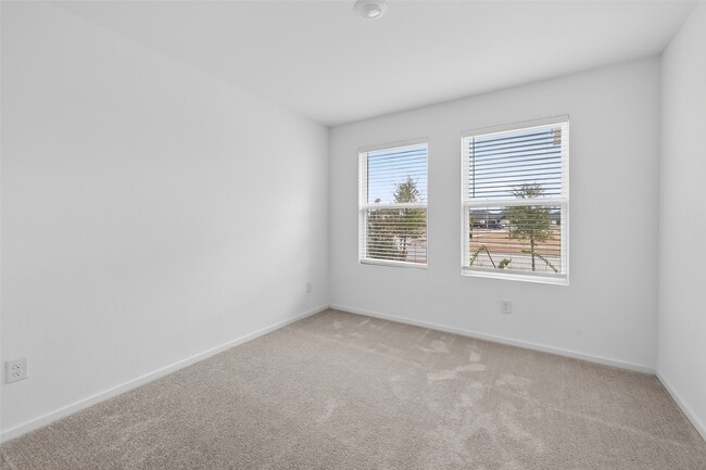 Foto del edificio - 3302 Hereford Dr