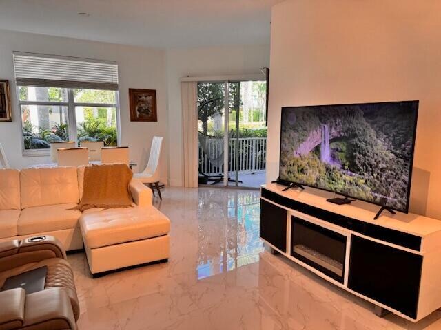 Foto del edificio - 804 E Windward Way