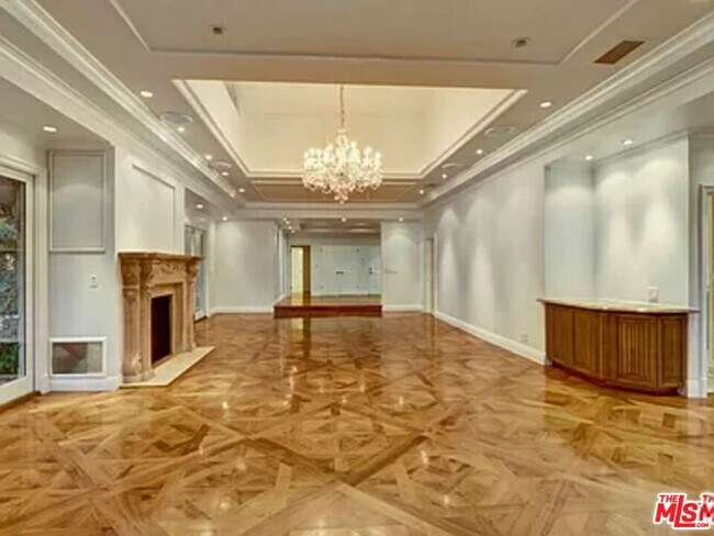 Foto del edificio - 1681 Stone Canyon Rd