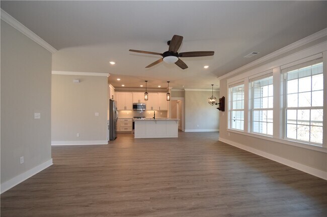 Building Photo - 42 Tummell Dr