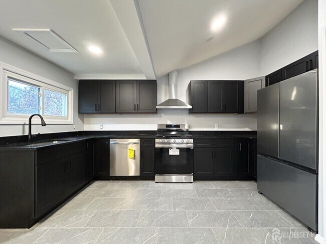 Foto del edificio - 36 Arden St