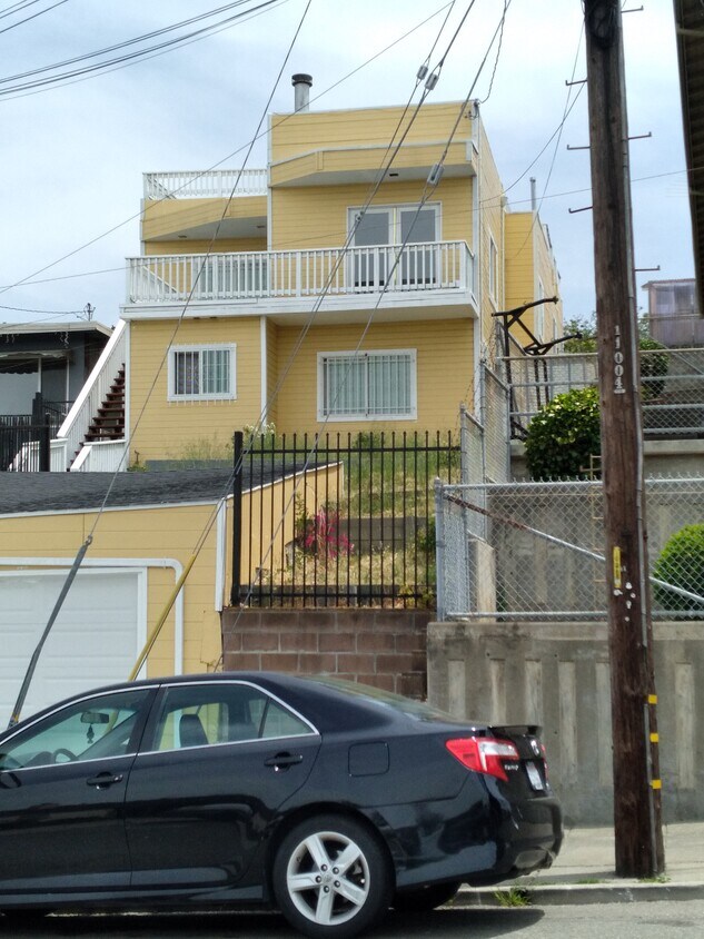 Foto del edificio - 9930 Lawlor St