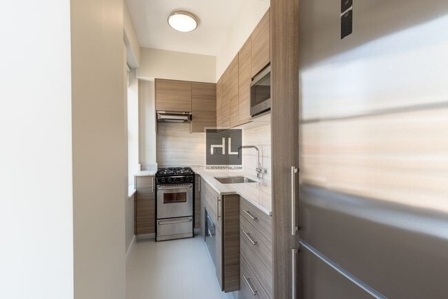 Building Photo - Large Studio - East 57th Street