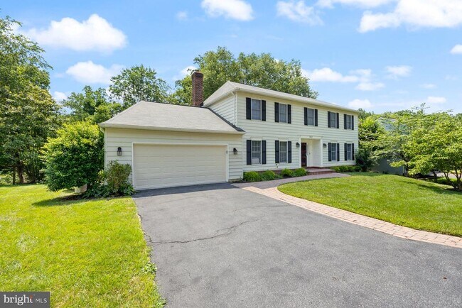 Foto del edificio - 2512 Locustwood Pl