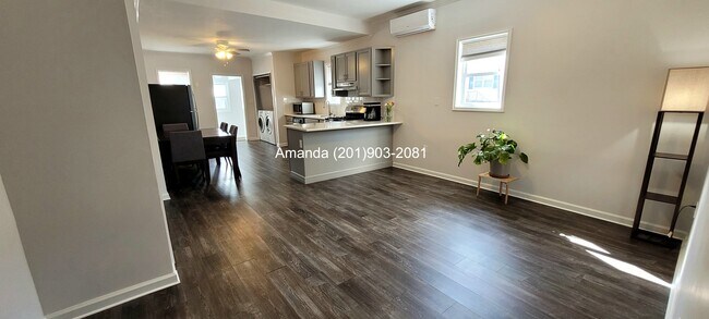 Building Photo - 30 2nd St