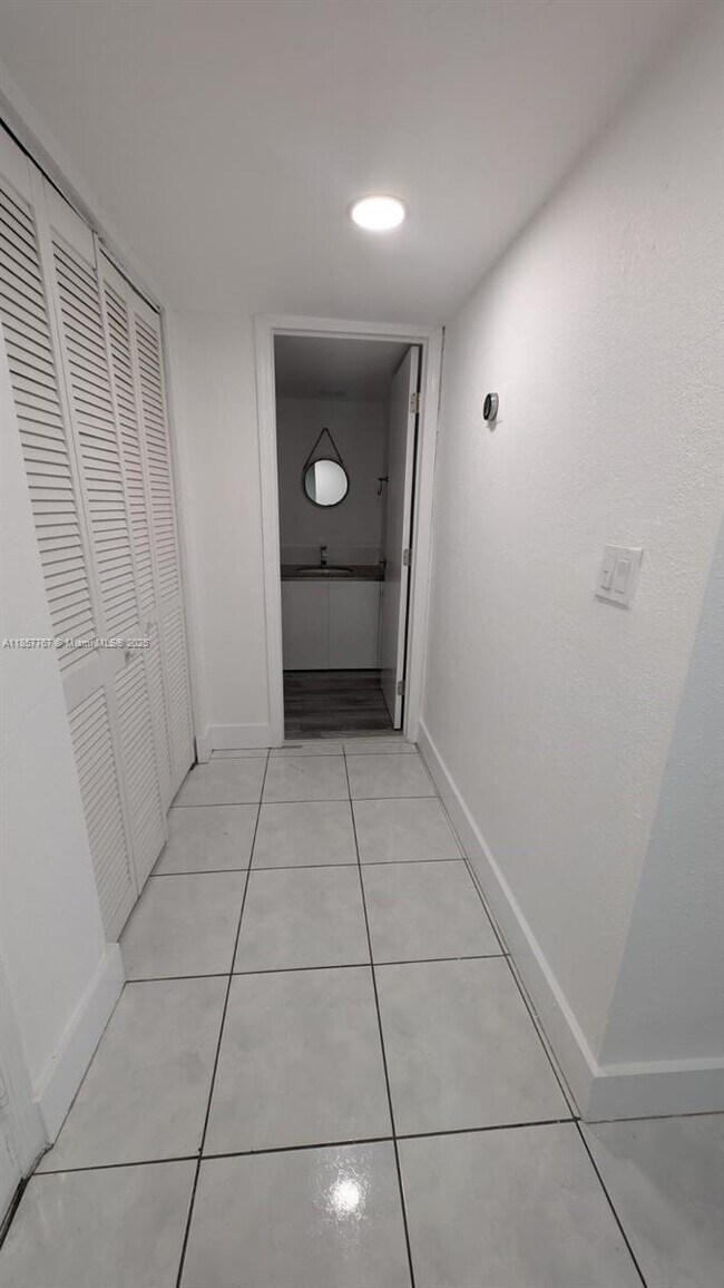 Foto del edificio - 10400 SW 108th Ave