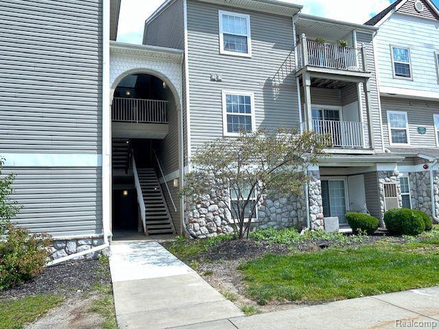 Primary Photo - 15900 Silver Pkwy