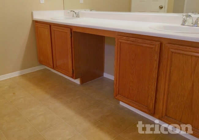 Building Photo - 2188 Alisa Maria Way