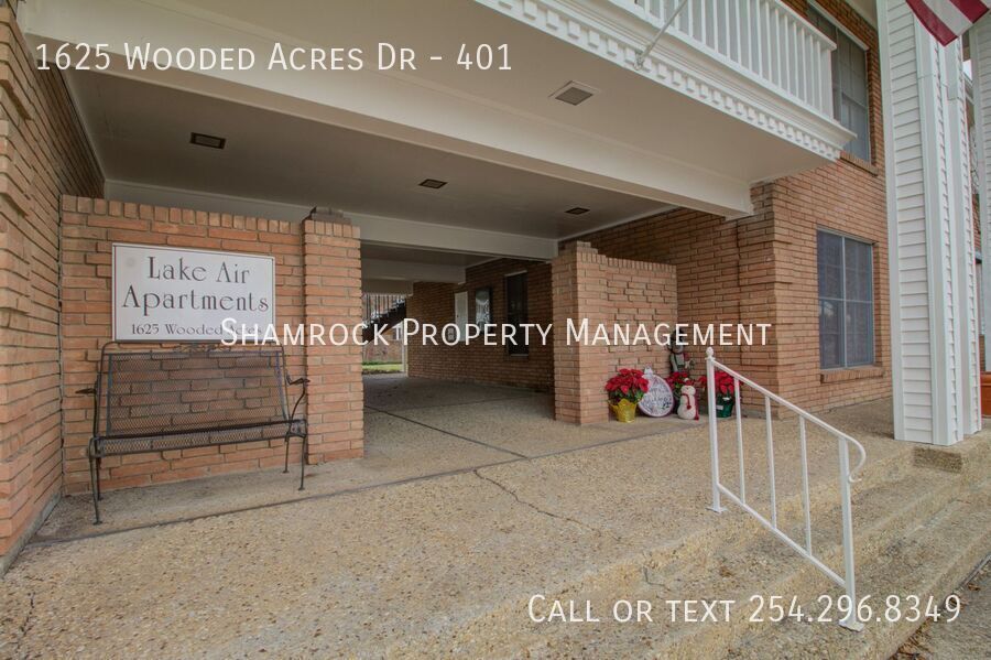 Primary Photo - Lake Air Apartments - 55+ Community