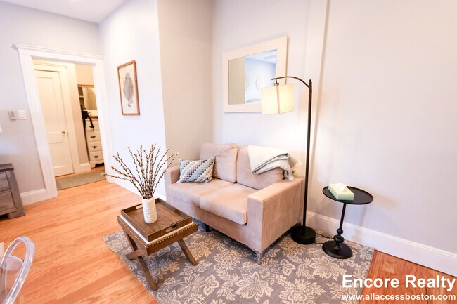 Foto del edificio - 185 Chestnut Hill Ave