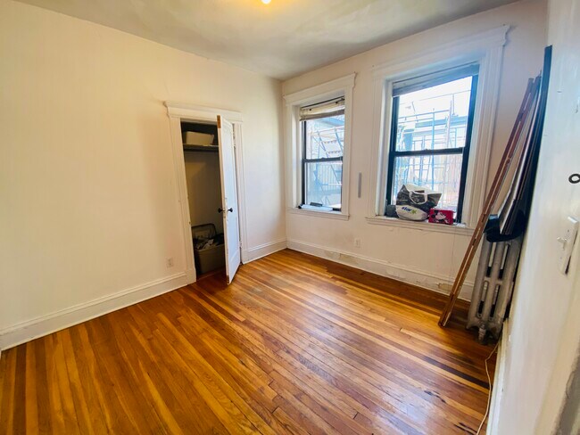 Building Photo - 86 Glenville Ave