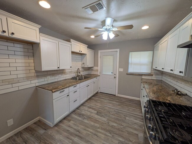 Building Photo - 310 Camellia Ave