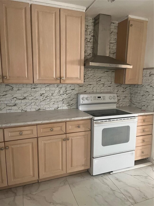 Building Photo - 6548 Racquet Club Dr