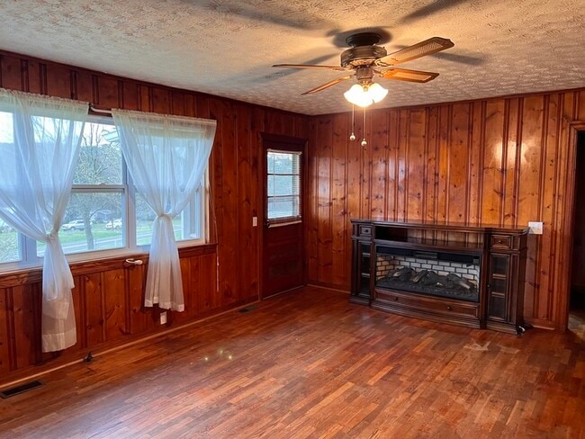 Foto del edificio - Cute 2 bed/ 1 Bath! Available now!