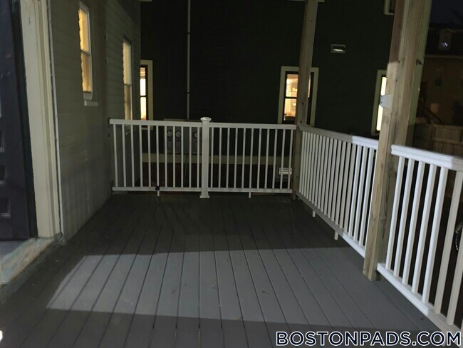 Foto del edificio - 122 Columbia St