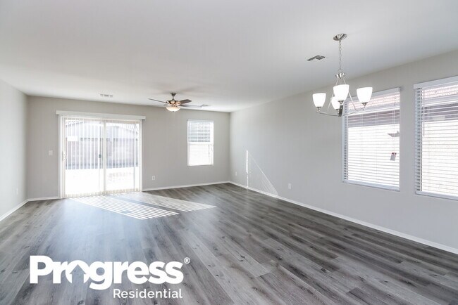 Foto del edificio - 935 E Kelsi Ave