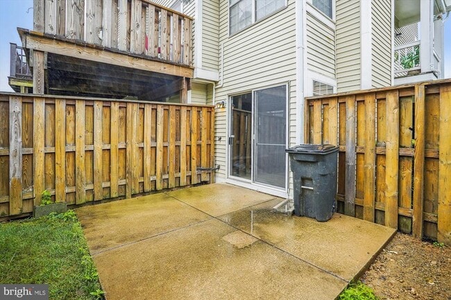 Building Photo - 10901 Postern Ct
