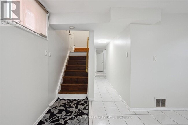 Building Photo - 37 Robinson Ave