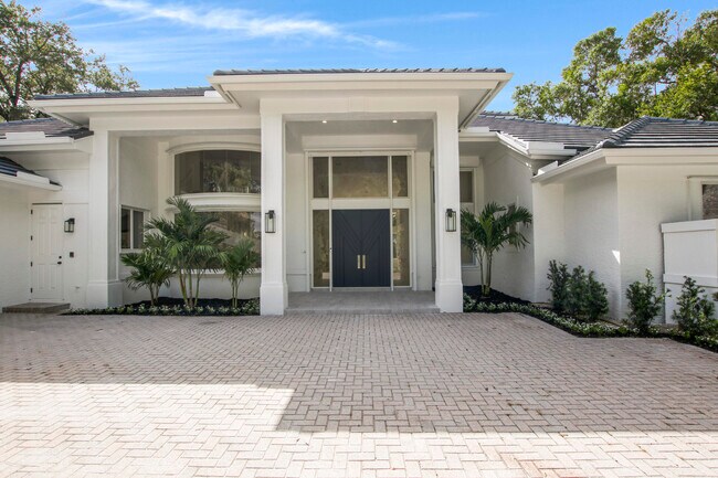Building Photo - 18043 SE Old Trail Dr W
