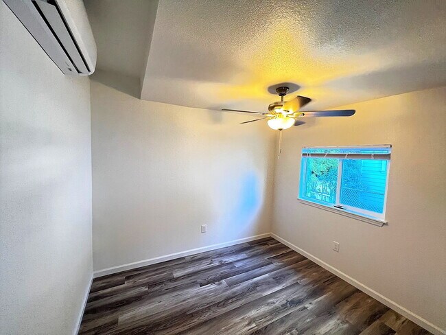 Building Photo - Charming 2 bedroom House