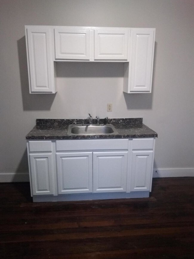 Foto del edificio - 485 Edgewood St
