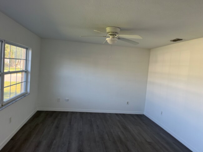 Building Photo - 901 Boulder Dr