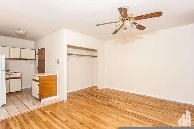 Building Photo - 815 W Cornelia Ave
