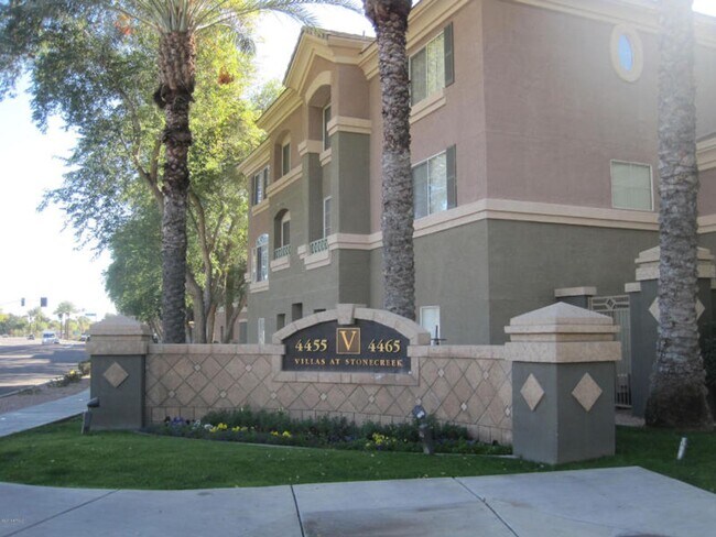 Foto del edificio - 4465 E Paradise Vlg Pkwy S