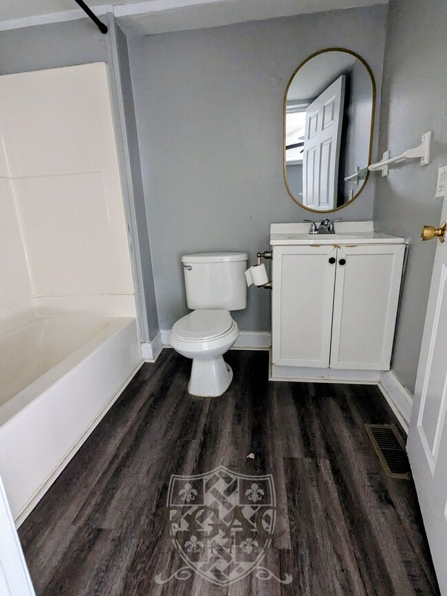 Building Photo - 330 Vivelle Ave