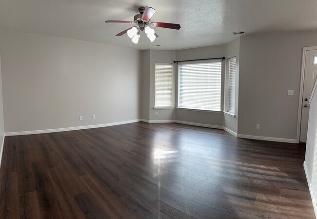 Foto del edificio - 616 Trejo St