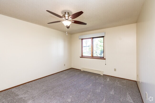2HAB, 2BA - 850 ft² - Sun Prairie & Vista Court