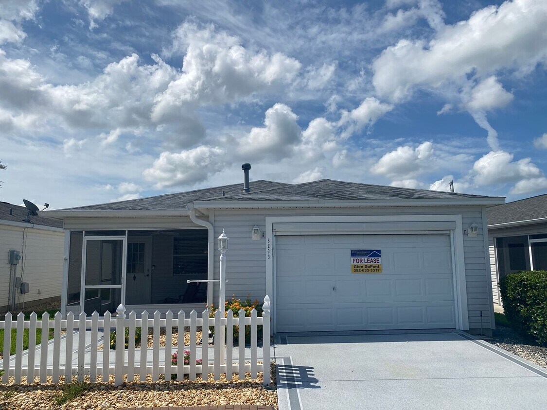 Primary Photo - Beautiful 2 + 2 Villa, Turnkey ANNUAL Leas...