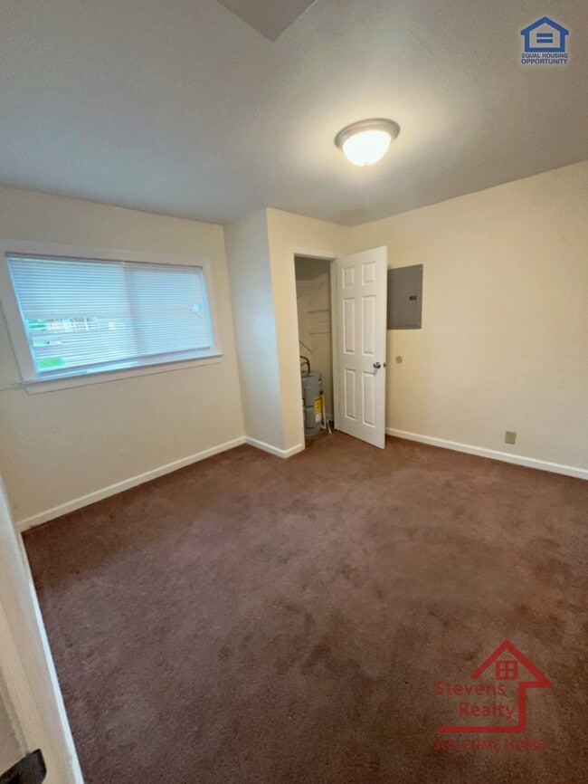 Building Photo - 500 Skyline Dr