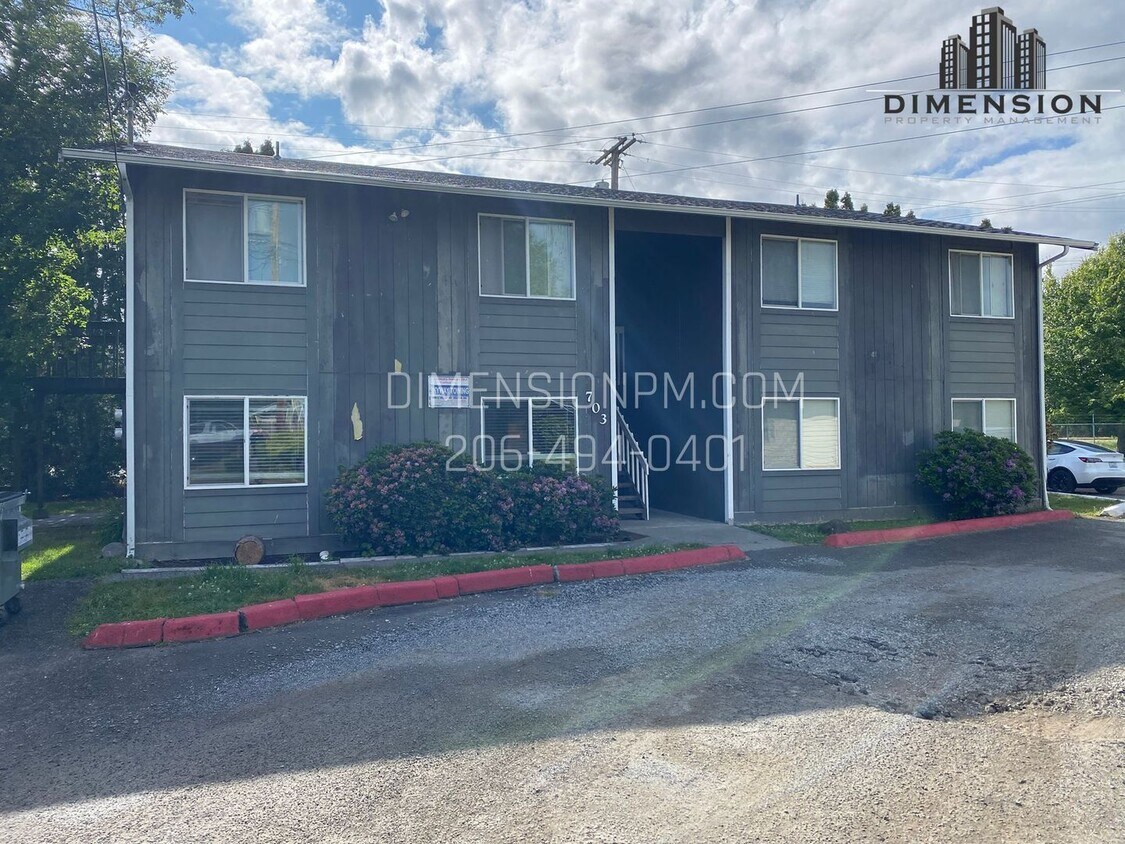 Foto principal - 703 Myrtine St